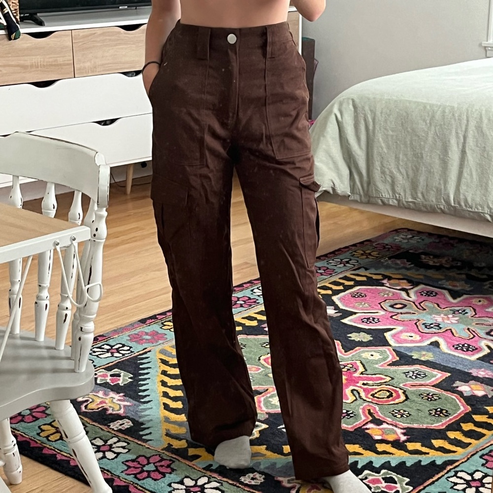 Brown High-Waisted Cargo Pants. Women’s XS - Picture 3 of 3